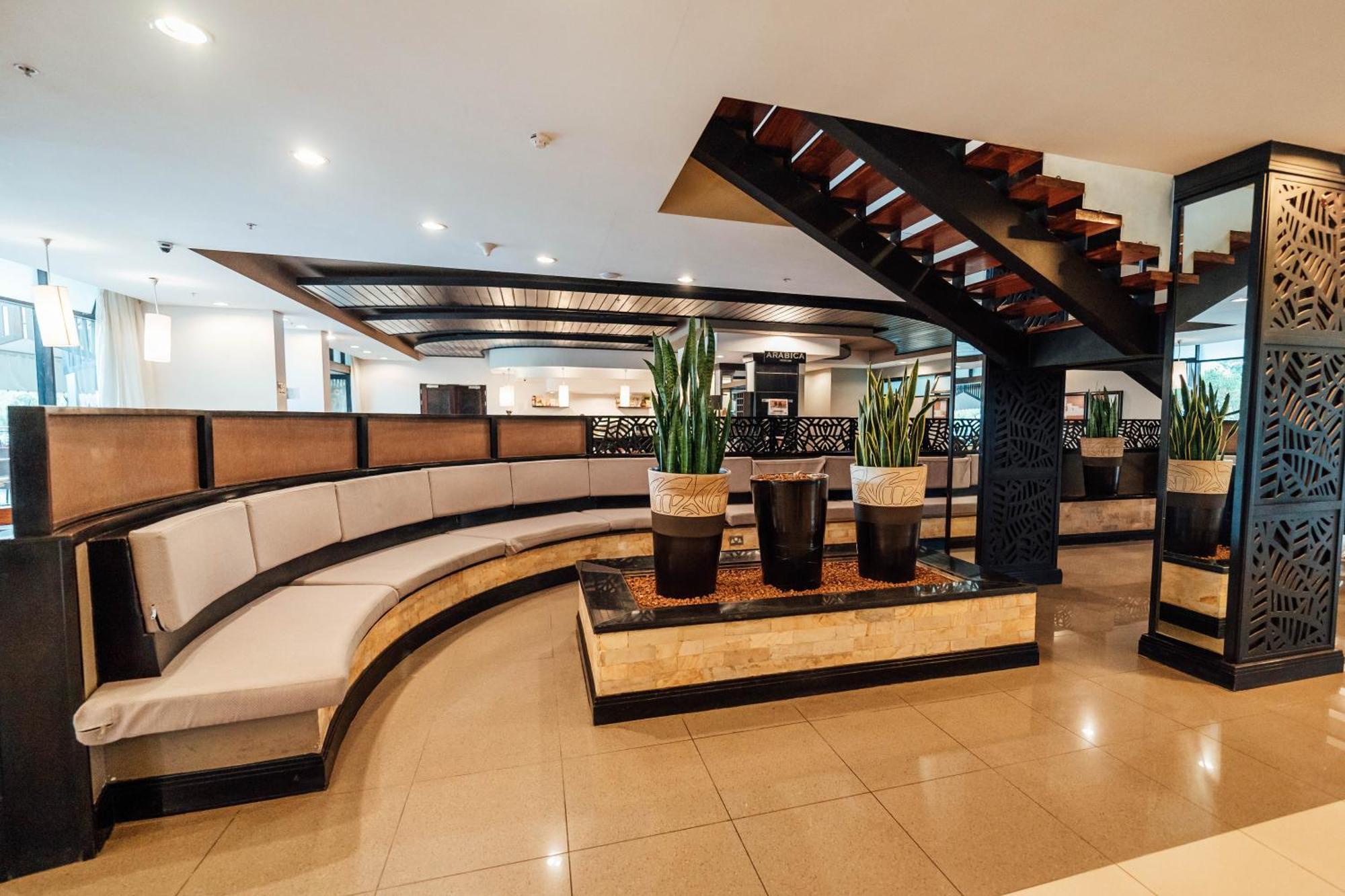 Mount Meru Hotel Arusza Zewnętrze zdjęcie