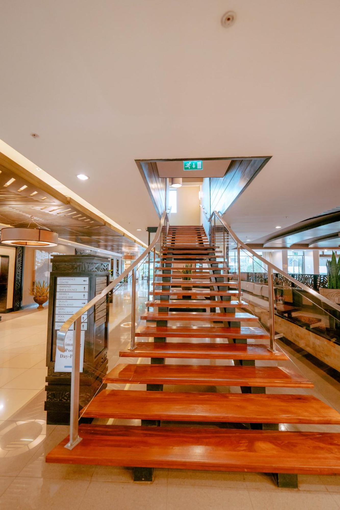 Mount Meru Hotel Arusza Zewnętrze zdjęcie